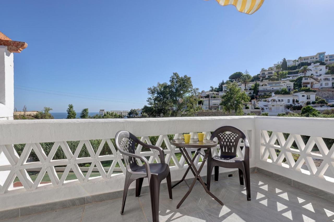 Quaint 2 Bedroom Townhouse With Pool Close To Sea! 贝纳尔马德纳 外观 照片