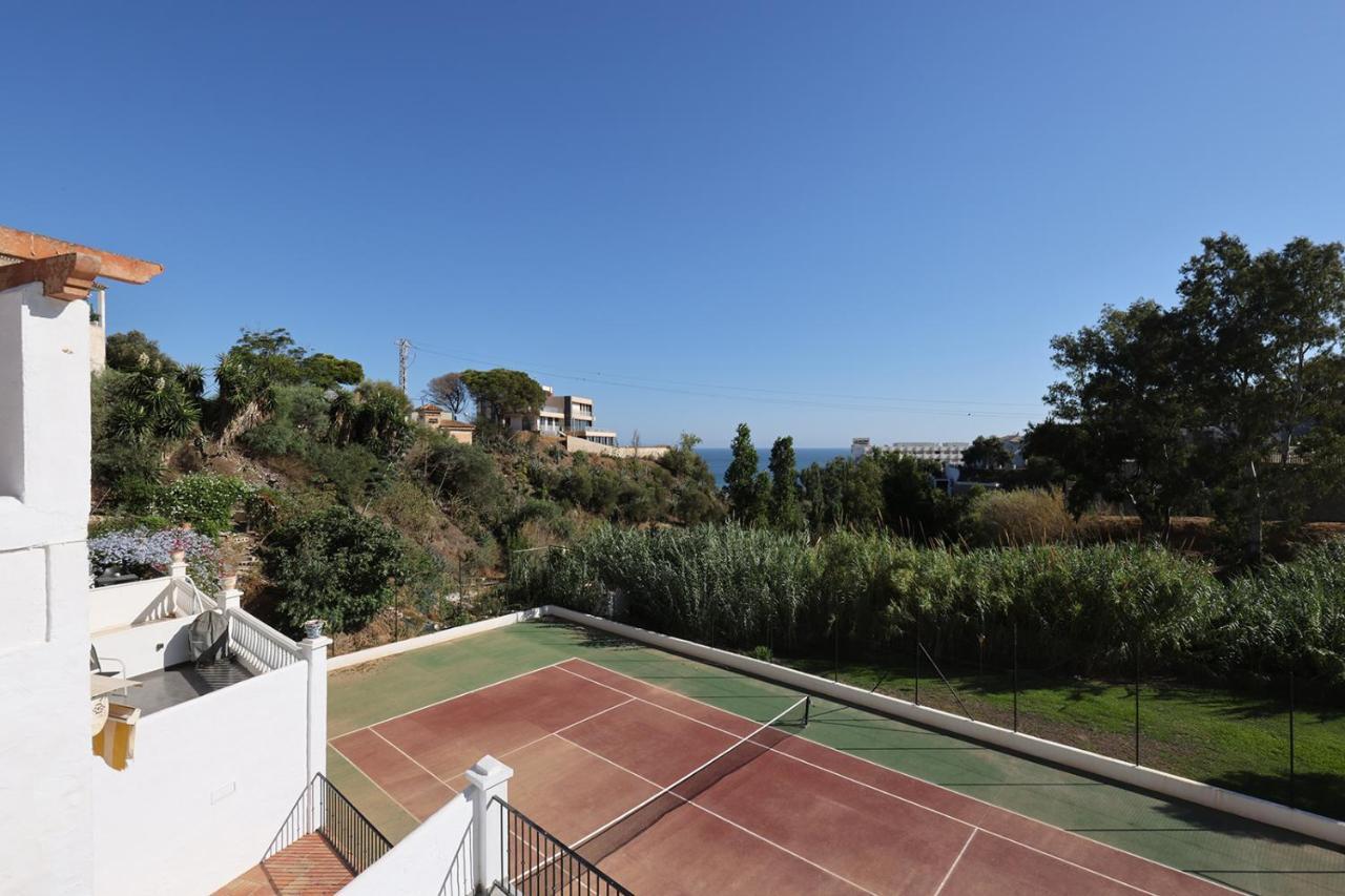 Quaint 2 Bedroom Townhouse With Pool Close To Sea! 贝纳尔马德纳 外观 照片