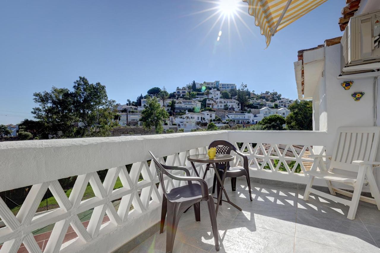 Quaint 2 Bedroom Townhouse With Pool Close To Sea! 贝纳尔马德纳 外观 照片