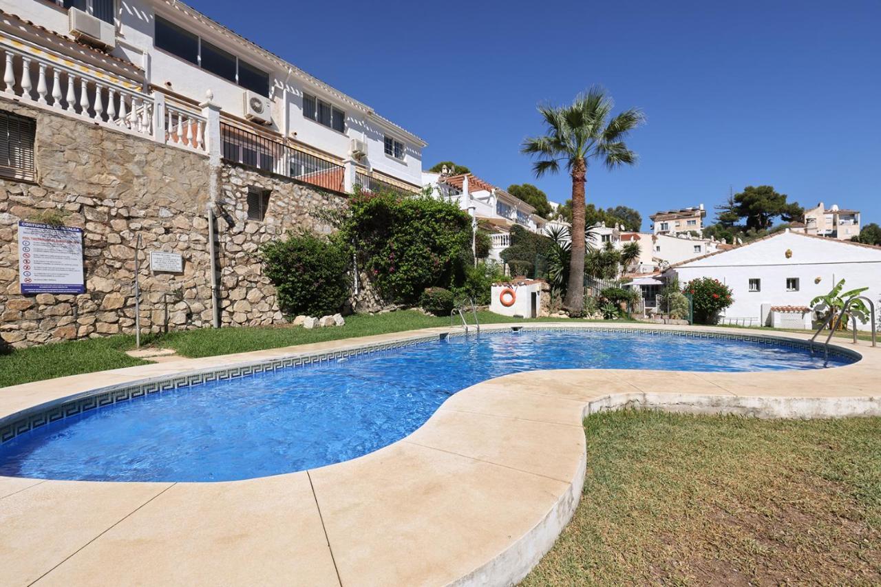 Quaint 2 Bedroom Townhouse With Pool Close To Sea! 贝纳尔马德纳 外观 照片